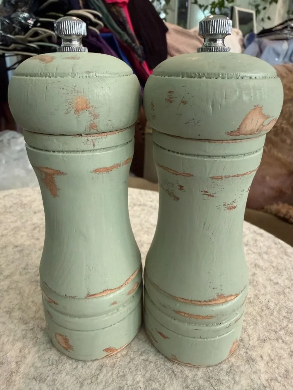 Rustic Distressed Hand Painted Wood Sage Green Salt & Pepper Grinder Set w/Tray - Picture 6 of 12